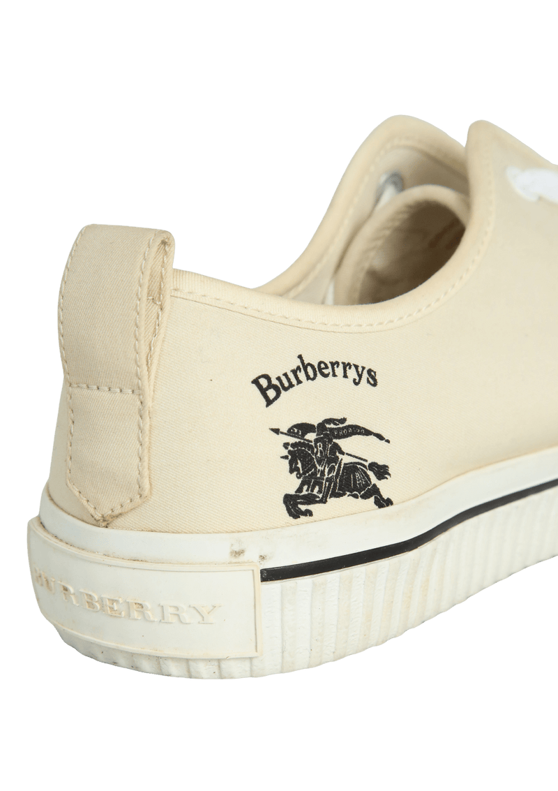T NIS BURBERRY KINGLY SNEAKERS 42 OFF WHITE ORIGINAL Gringa