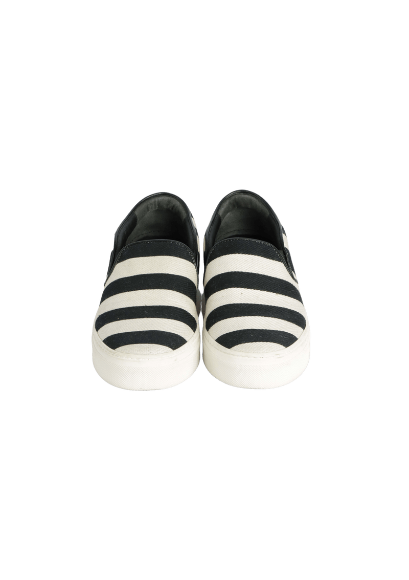 SLIP ON SNEAKERS 33