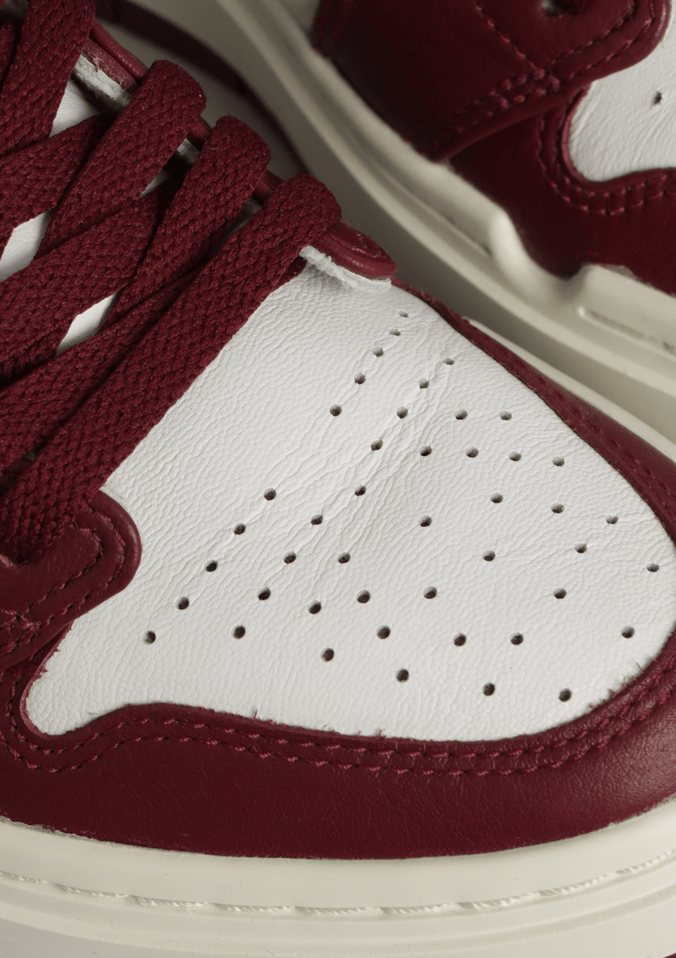 TÊNIS NIKE AIR FORCE AIR JORDAN ELEVATE LOW 'DARK BEETROOT