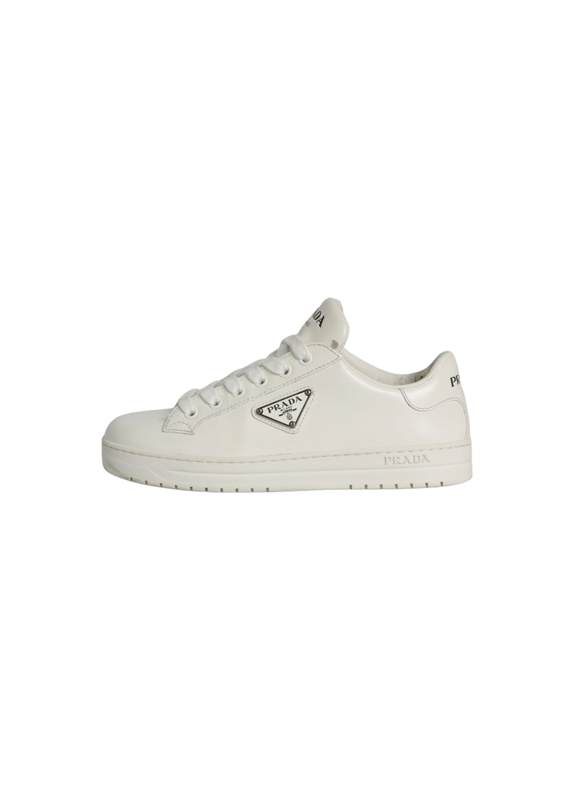 T]ÊNIS PRADA DOWNTOWN LOW TOP SNEAKERS BRANCO 34 ORIGINAL – Gringa