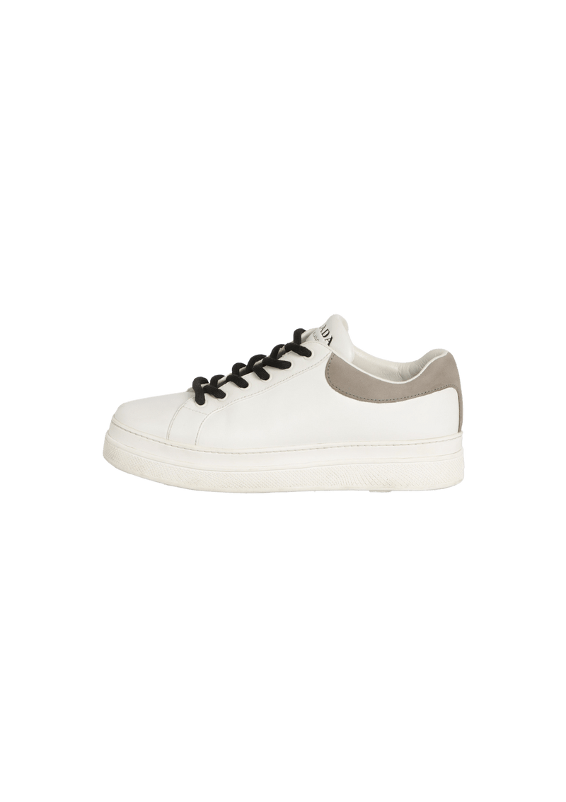 LEATHER SNEAKERS 38.5