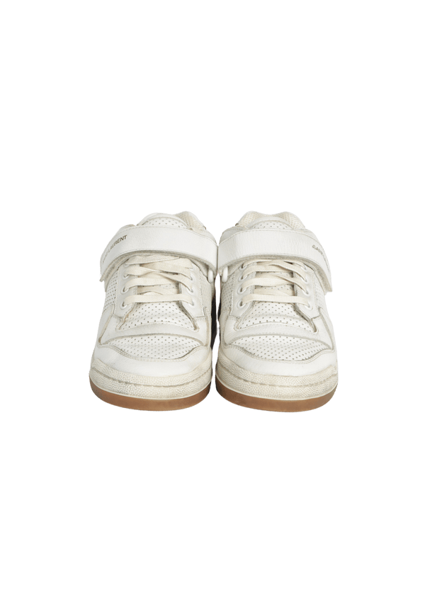 LEATHER SNEAKERS  34