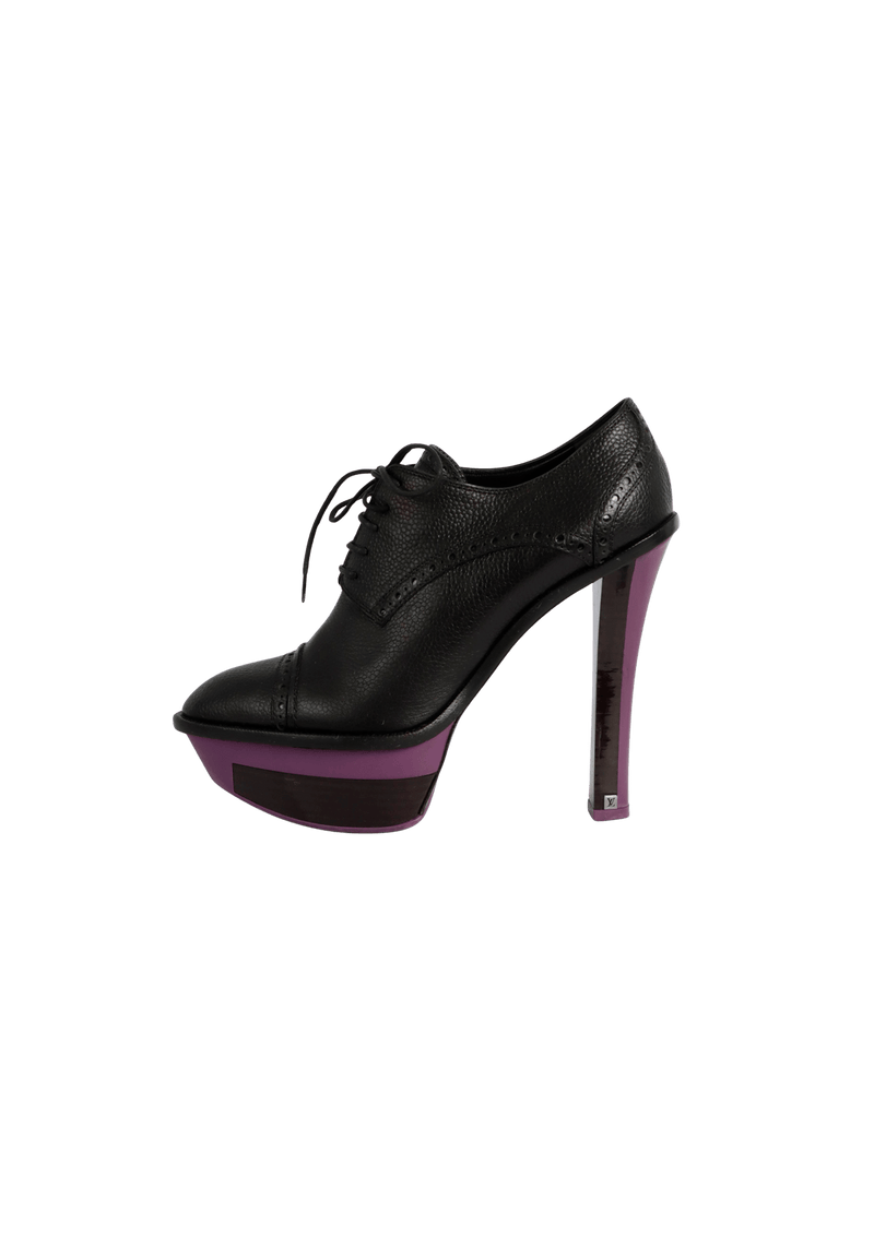 LEATHER PUMPS 37