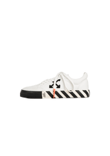 VULCANIZED LOW TOP SNEAKER 39