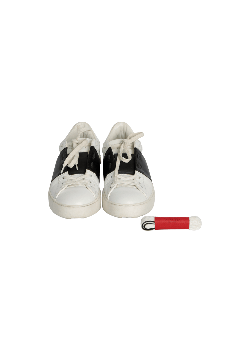 ROCKSTUD ACCENTS LEATHER SNEAKERS 34