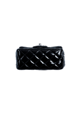 MINI SQUARE CLASSIC SINGLE FLAP PATENT LEATHER