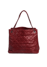 CHIC TALL SHOPPING TOTE CAVIAR