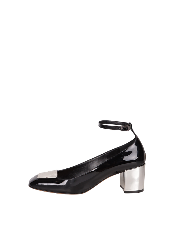 PATENT LEATHER PUMPS 37