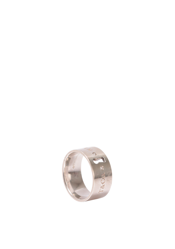 DIAMOND KEYHOLE WIDE BAND RING
