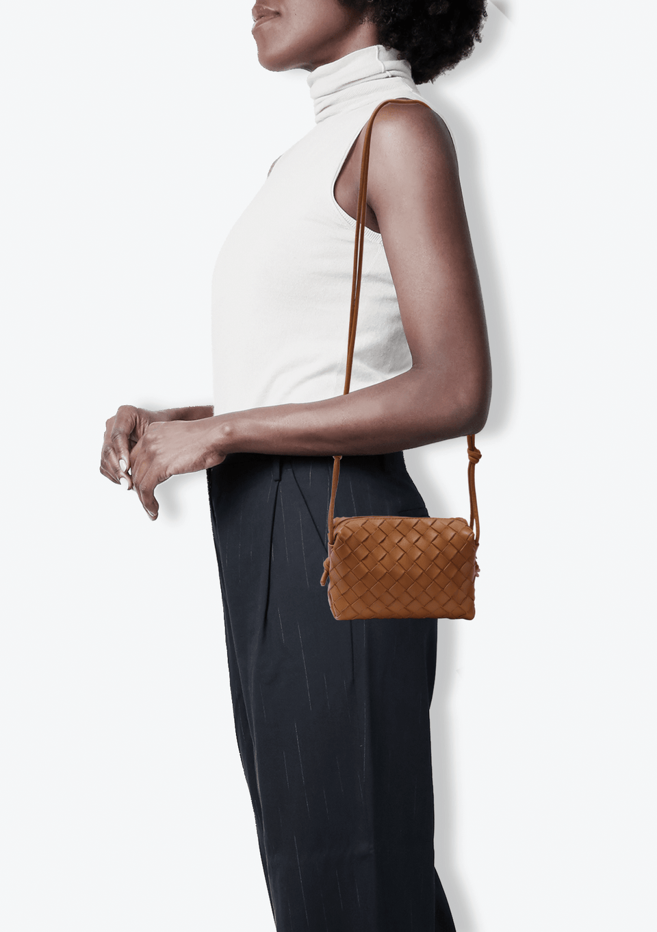 BOLSA BOTTEGA VENETA INTRECCIATO MINI LOOP BAG BEGE ORIGINAL – Gringa