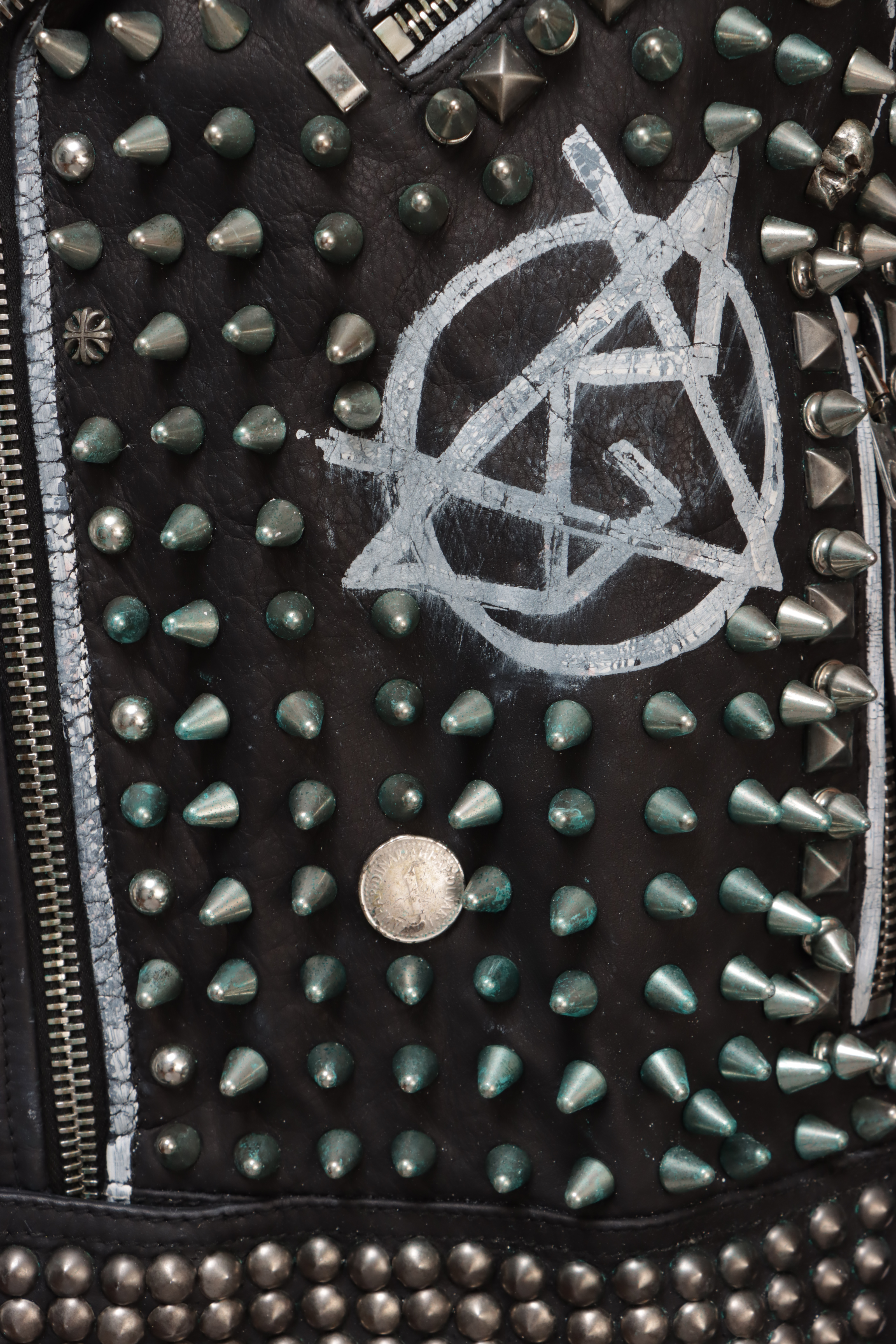 STUDDED JACKET 46