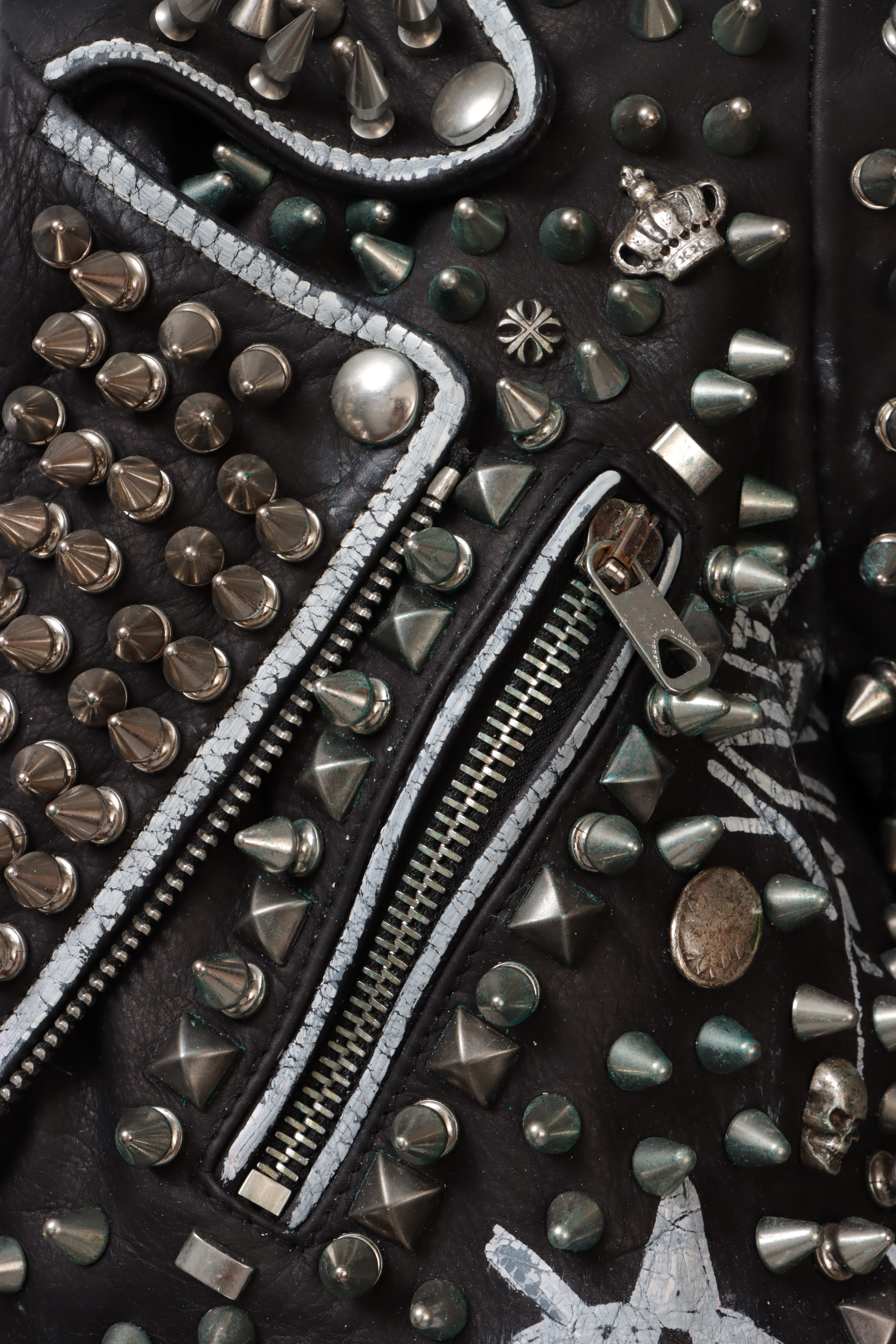 STUDDED JACKET 46