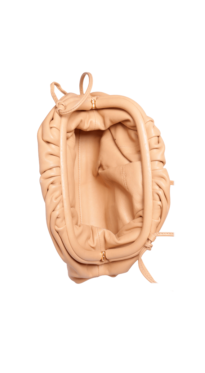 BOLSA BOTTEGA VENETA THE MINI POUCH BEGE ORIGINAL – Gringa