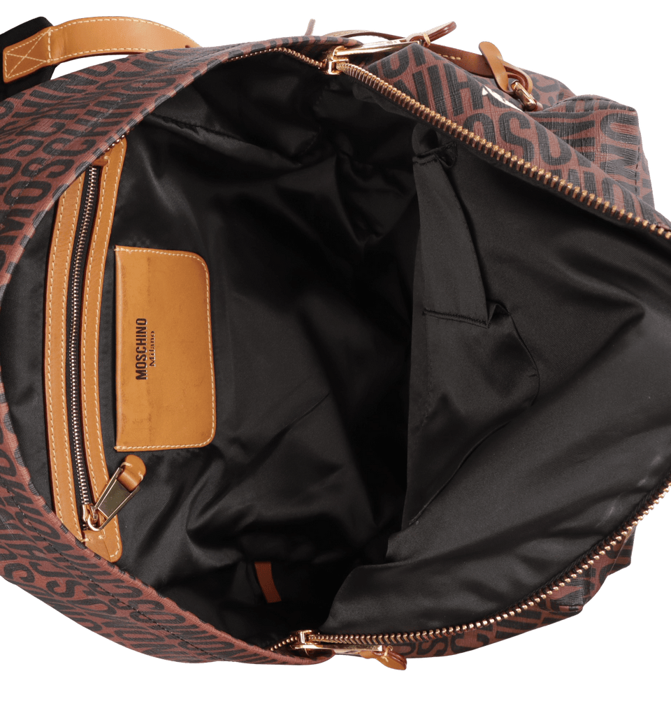 BOLSA MOSCHINO SUPER MOSCHINO BACKPACK MARROM ORIGINAL – Gringa