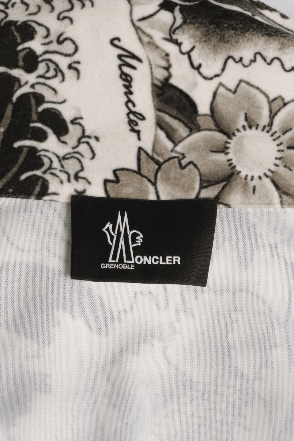 CASACO MONCLER PRINTED FLEECE HOODIE ESTAMPADO PP ORIGINAL – Gringa
