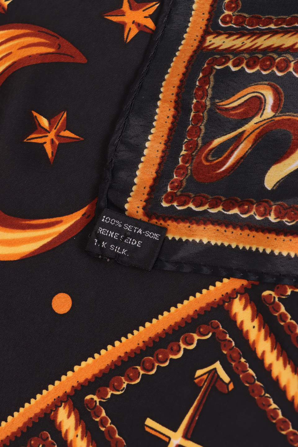 ACESSóRIO GIANNI VERSACE PRINTED SILK SCARF PRETO P ORIGINAL – Gringa