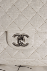 MEDIUM CLASSIC DOUBLE FLAP CAVIAR