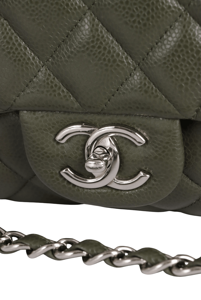 MAXI CLASSIC DOUBLE FLAP CAVIAR