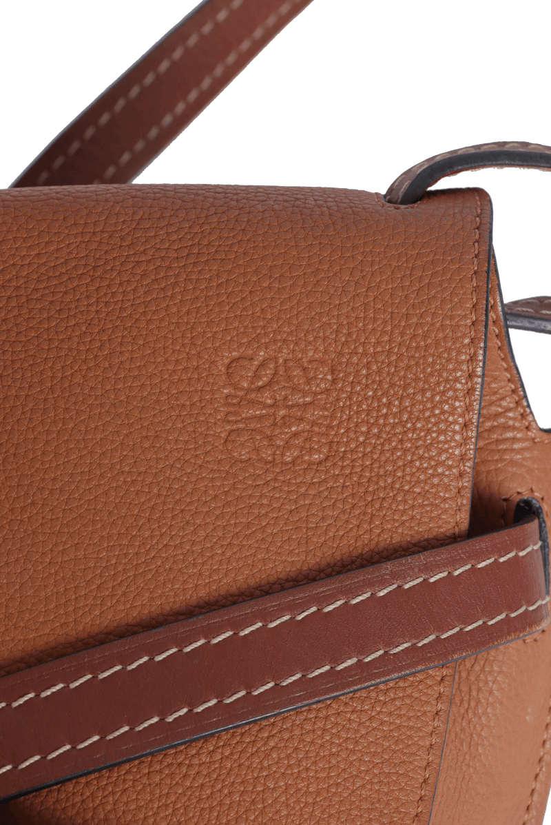 LEATHER GATE BAG