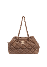 BUBBLE-QUILTED BOWLER BAG
