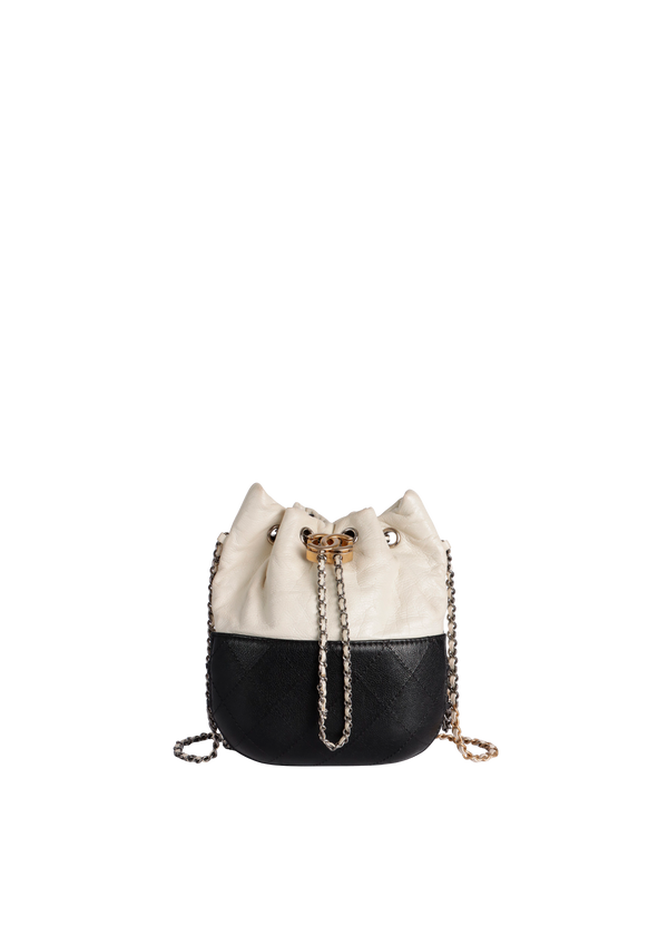 GABRIELLE BUCKET BAG