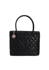 MEDALLION QUILTED TOTE CAVIAR