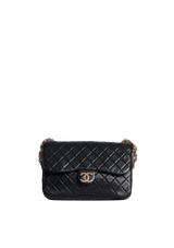 WESTMINSTER TANGLED PEARL CHAIN FLAP BAG