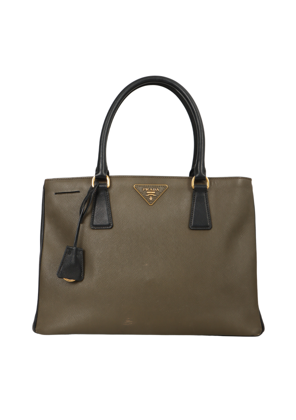 MEDIUM SAFFIANO LUX DOUBLE ZIP GALLERIA