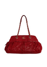 CHIC QUILT BOWLING BAG