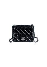 MINI SQUARE CLASSIC SINGLE FLAP PATENT LEATHER