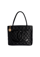 MEDALLION QUILTED TOTE CAVIAR