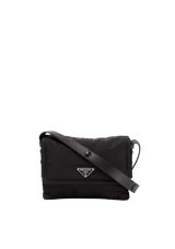 RE-NYLON PADDED MESSENGER BAG