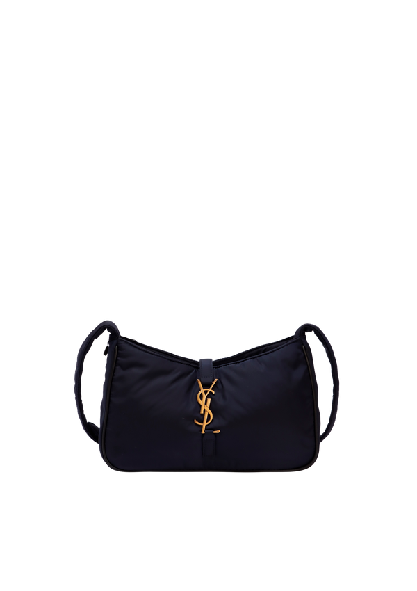 NYLON LE 5 À 7 HOBO
