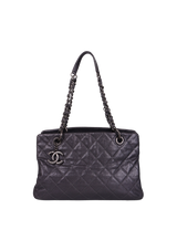 CHIC TOTE CAVIAR