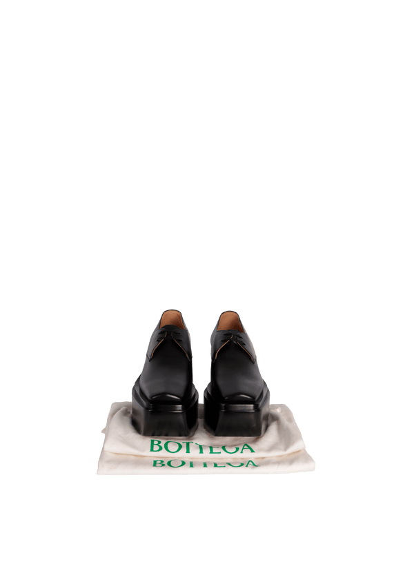 LEATHER LOAFERS 41