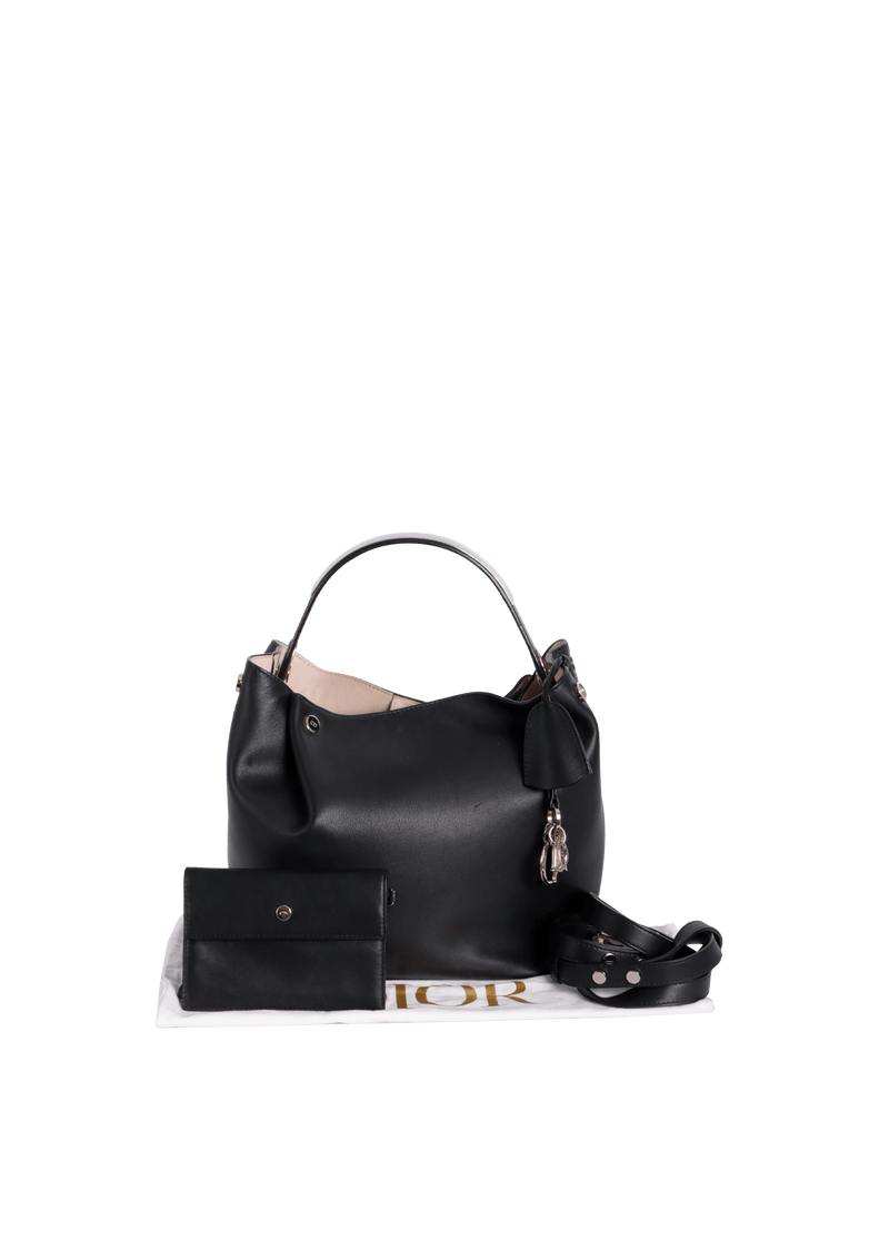 LEATHER BUCKET BAG