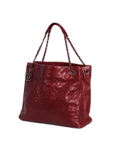 CHIC TALL SHOPPING TOTE CAVIAR