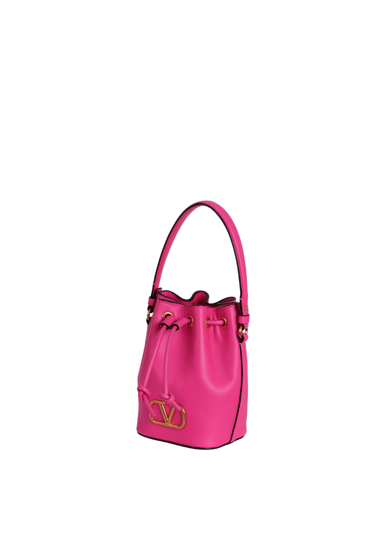 VLOGO BUCKET BAG