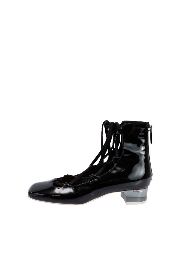PATENT LEATHER PUMPS 34