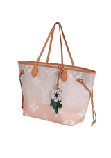 MONOGRAM GIANT BY THE POOL NEVERFULL MM