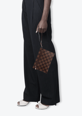 DAMIER ÉBÈNE POUCH