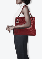 CHIC TALL SHOPPING TOTE CAVIAR