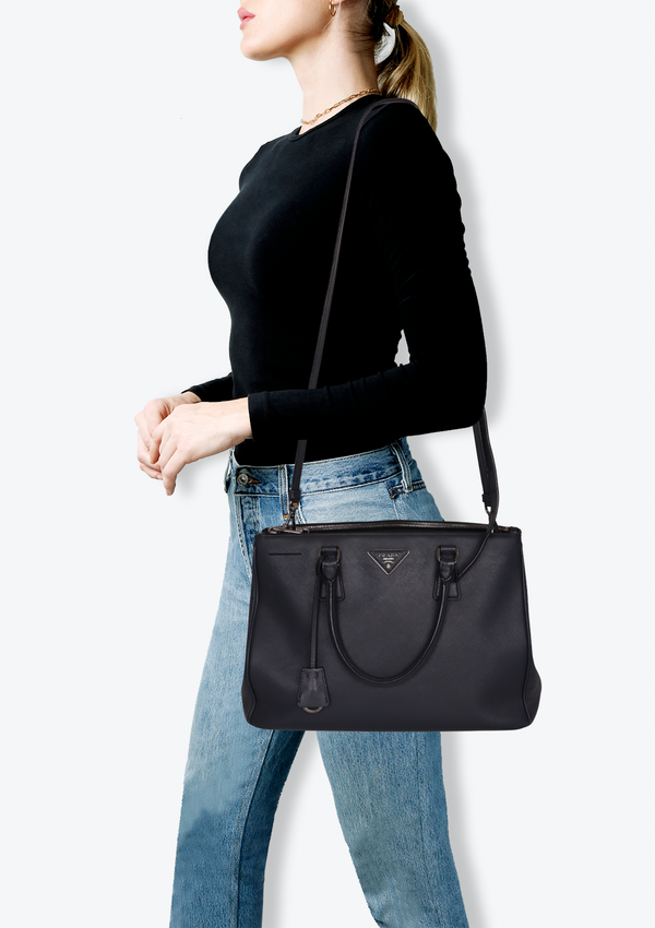 MEDIUM SAFFIANO LUX DOUBLE ZIP GALLERIA