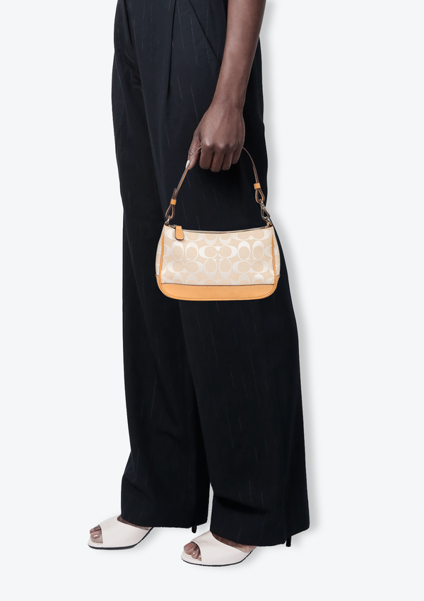 SIGNATURE MINI POUCH