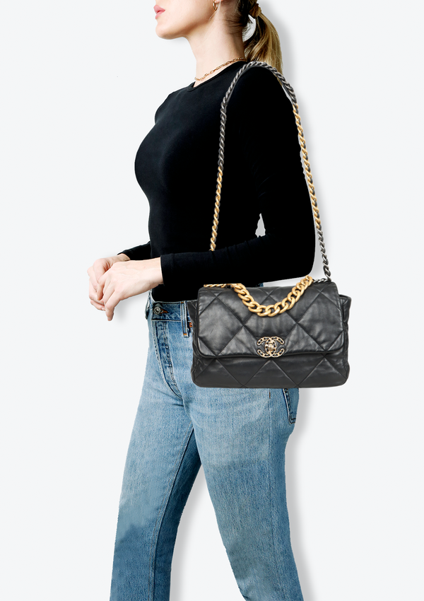 MEDIUM 19 FLAP BAG GOATSKIN
