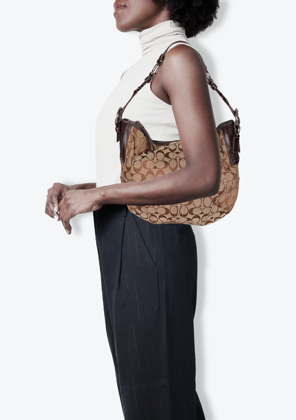 SIGNATURE SHOULDER BAG