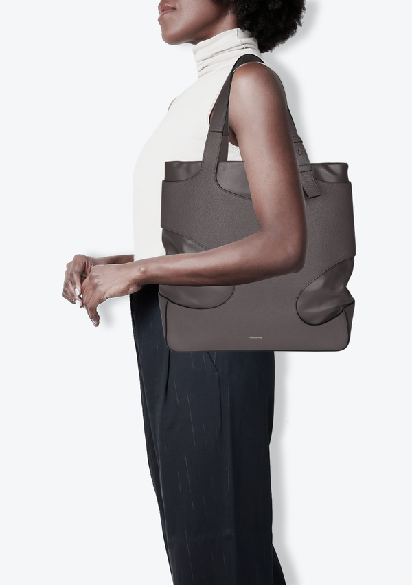 CUT-OUT TOTE BAG