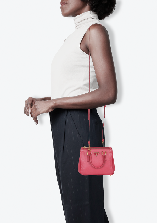 MINI SAFFIANO LUX DOUBLE ZIP GALLERIA