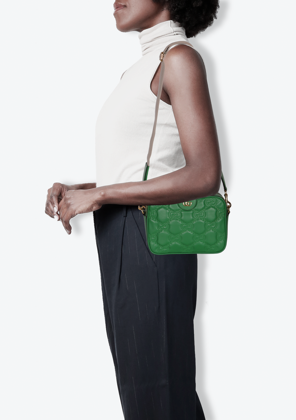GG EMBOSSED CROSSBODY CAMERA BAG