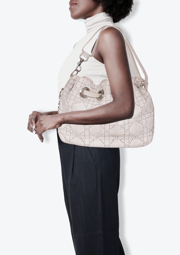 CANNAGE BUCKET BAG